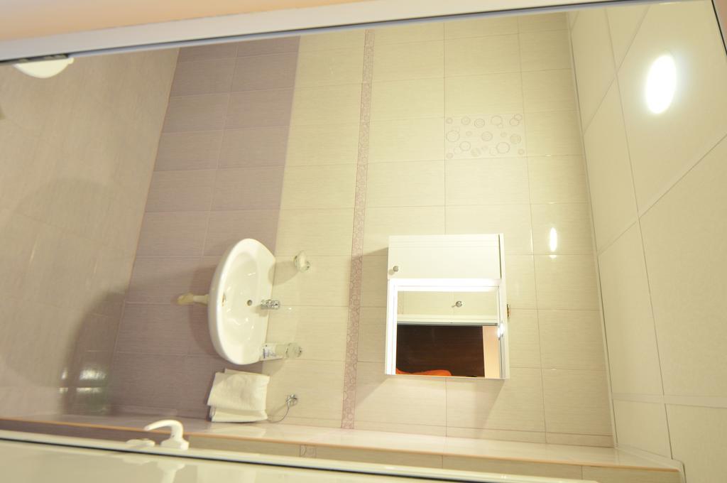 Diva Hotel Blagoewgrad Zimmer foto